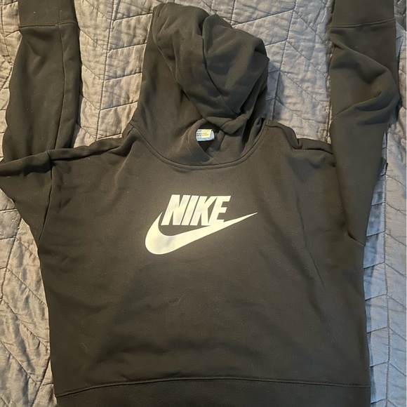 Lot of Women’s Fitness shoes and attire - Picture 8 of 11